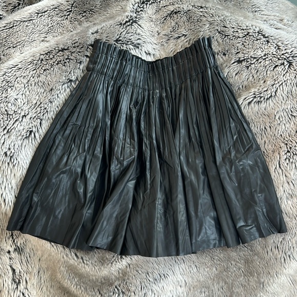 Zara Dresses & Skirts - Zara pleated leather skort